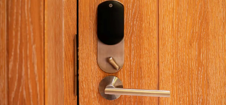 Automatic Locking Door Knob Corning
